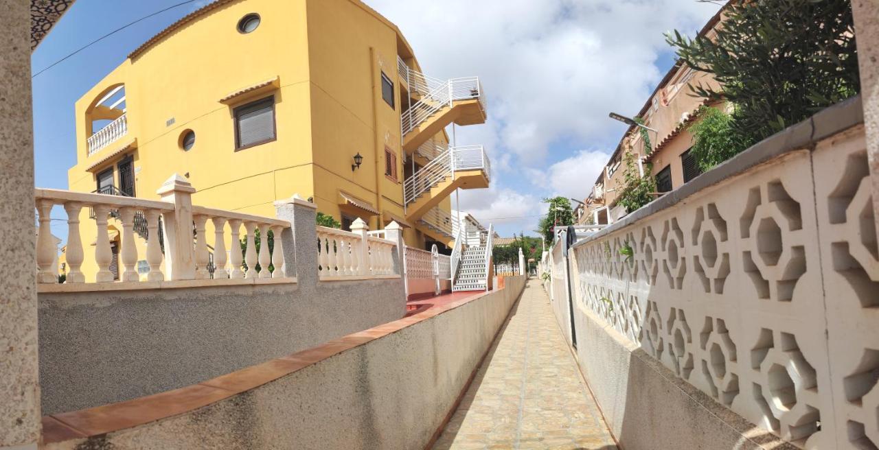 La Rosaleda Apartment Torrevieja Exterior photo